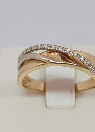 Золотое кольцо с бриллиантами. Артикул 3022222 20