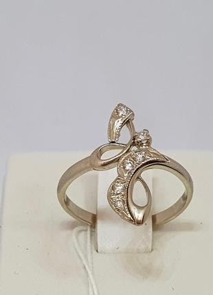 Золотое кольцо с бриллиантами. Артикул 3021988 17,5