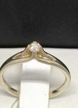 Золотое кольцо с бриллиантом. Артикул 3022859 16,5