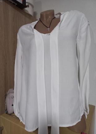 Белая женская рубашка блузка