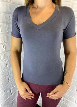 Женская футболка V-образным вырезом Sancakli серый