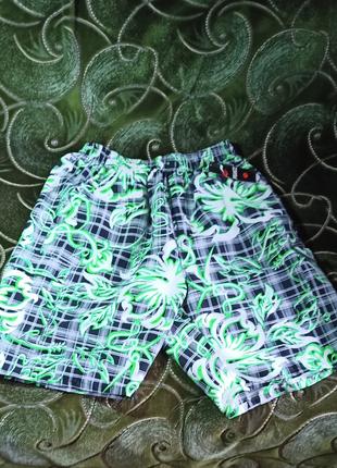 Новые мужские короткие шорты,чёрно-белая клетка с зелёным принтом