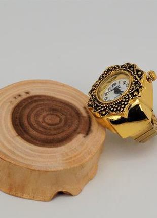 Часы-кольцо на палец золотые (с белым циферблатом) арт. 03605