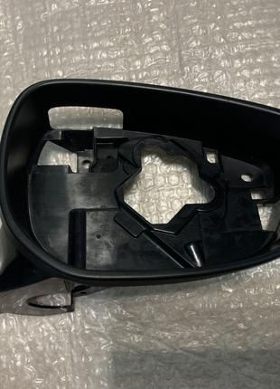 Накладка правого корпусу дзеркала Mazda CX-30 2019- Original б...