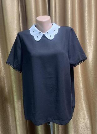 Черная блузка с белым кружевным воротником и тесьмой размер l xl