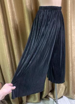 Плиссированые чёрные брюки кюлоты Miss Selfridge, размер 36/8/s