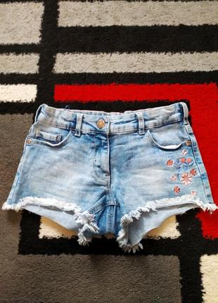 Фірмові,джинсові шорти з вишивкою для дівчинки 7-8 років