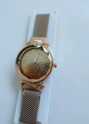 На магніті часи жіночі наручні годинник бронзовий часы наручные