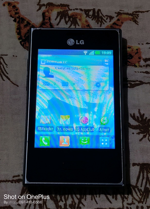 Смартфон LG-E400