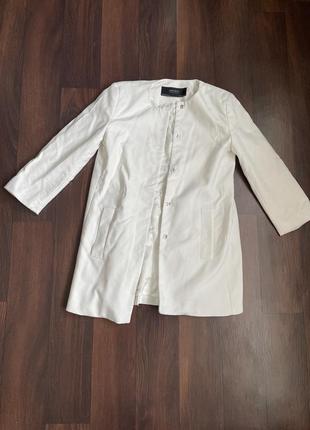 Пиджак zara женский белый весенний базовый размер xs-s удлинен...