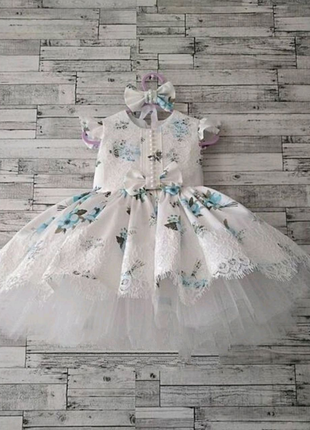Платье в цветочек  детское нарядное  от 1 года