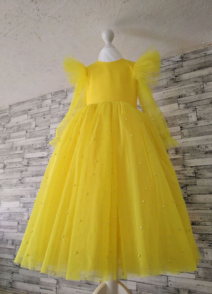 Жёлтое  платье  в бусинку  нарядное детское