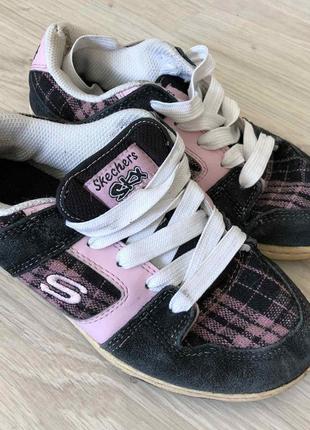 Фірмові кросовки для дівчаток