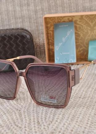 Красивые женские солнцезащитные очки leke polarized в прозрачн...