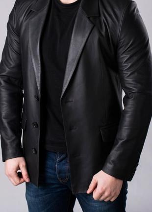 Мужской кожаный пиджак черный большой размер