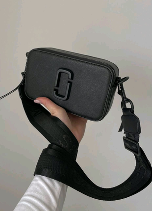 Жіноча чорна шкіряна сумка marc jacobs snapshot black сумочка