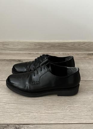 Туфли со шнурками броги