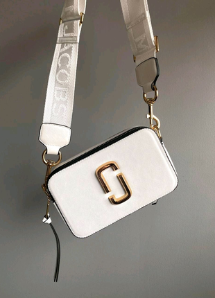 Біла шкіряна сумка marc jacobs snapshot logo white сумочка клатч