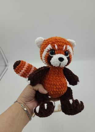 Мягкая вязаная игрушка красная панда