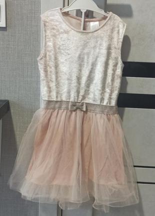 Нарядное бархатное платье с фатином на девочку 110-116 см