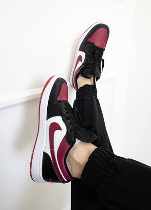 Nike air jordan 1 low burgundy
