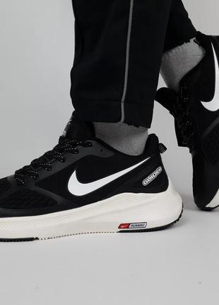 Літні кросівки чоловічі чорно-білі nike zoom guide 10 runnig b...