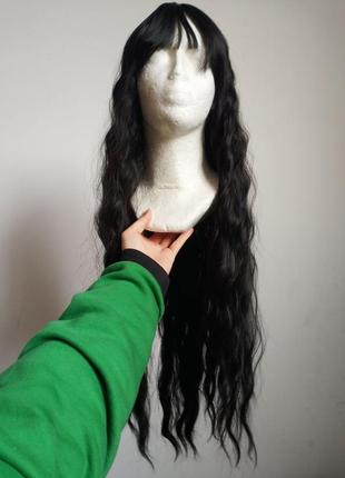 Женский длинный волнистый термопарик с шапочкой для волос.