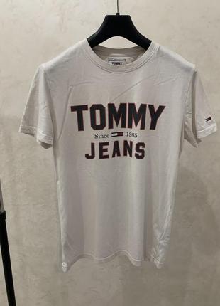 Футболка tommy hilfiger белая мужская tommy jeans