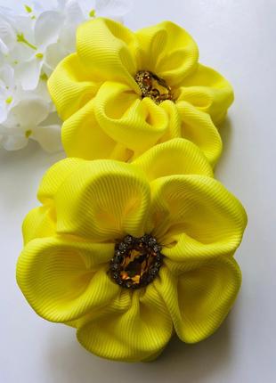 Набор резинок для волос с цветочками светло - жёлтого оттенка