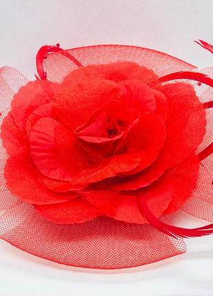 Шляпка вуаль с розой Брошка роза красная