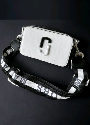 Жіноча чорно біла маленька сумка marc jacobs snapshot yin yang