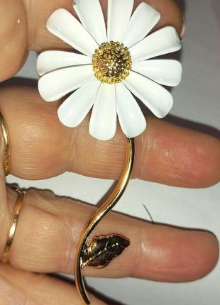 Брошь брошка белый цветок ромашка золотистый металл эмаль белая