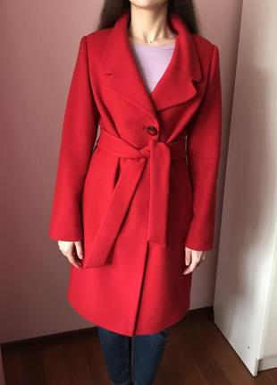 Красное пальто на весну