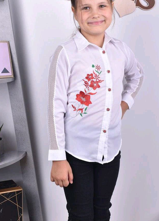 Блузка дитяча з вишивкою