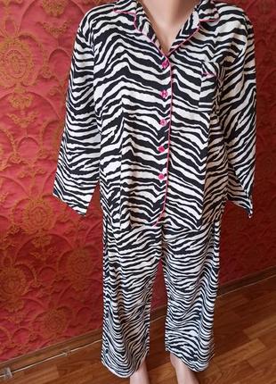 Пижама байковая из хлопка 10/12 размер с принтом зебра