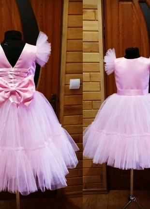 Розовое нарядное  платье  для ваших принцесс
