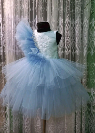 Голубое  нарядное детское платье