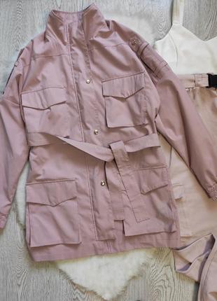 Розовая пудровая деми куртка пальто с накладными карманами поя...