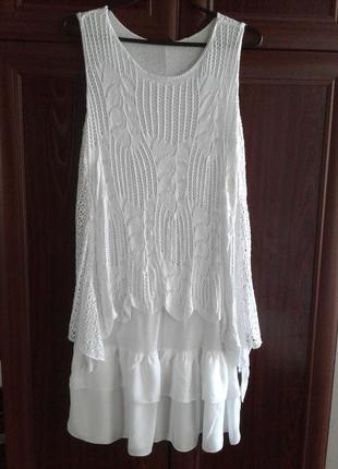 Белое платье без рукавов с имитацией вязаной жилетки италия нюанс