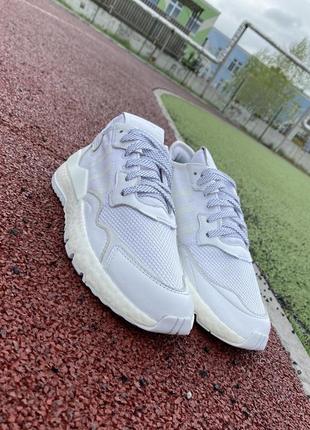 Оригинальные белые кроссовки adidas nite jogger размер 42/27см...