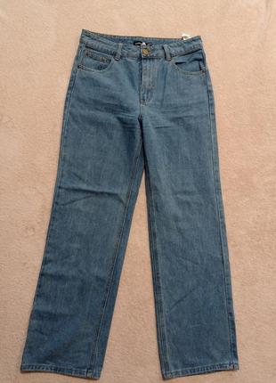 Новые классические джинсы прямого кроя размер 10 (м)