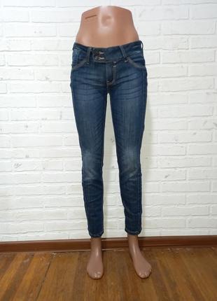 Красивые женские джинсы