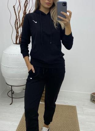Жіночий спортивні костюм Nike Чорний / Бежевий / Теракотовий
