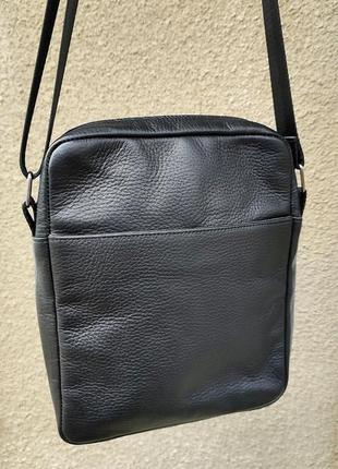 Мужская сумка из натуральной кожи. черная