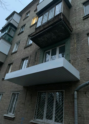 Остекление балкона с выносом