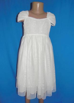 Красивое белое платье на 6-7 лет