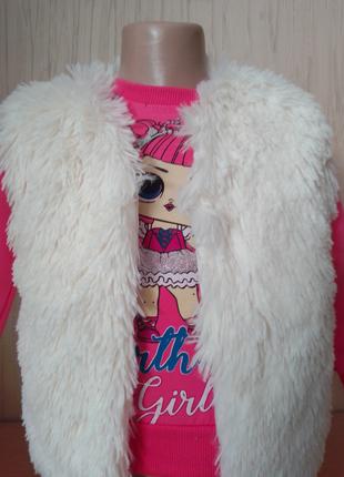Теплая жилетка мех на подкладке для девочки на 4-6 лет