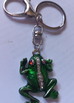 Брелок на ключі або сумку сувенір жаба зелена емаль і камені с...