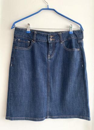 Базовая джинсовая юбка прямого кроя