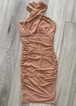 Платье со сборками розовое на шею пудра платья сетка